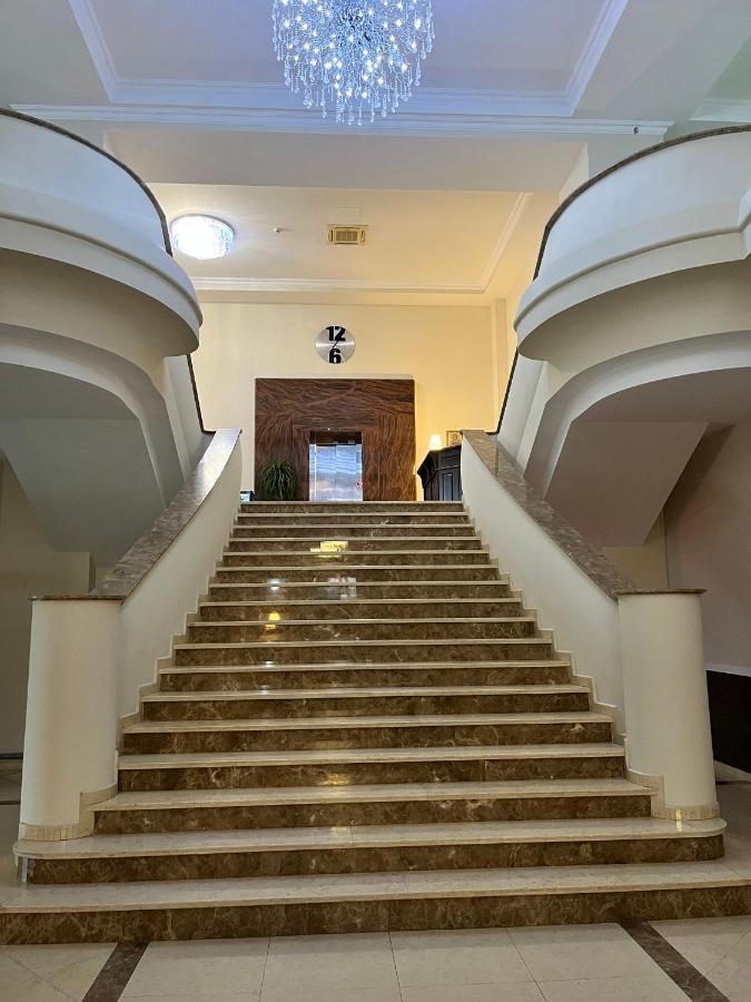 Albert Hotel Ploiesti Exterior photo