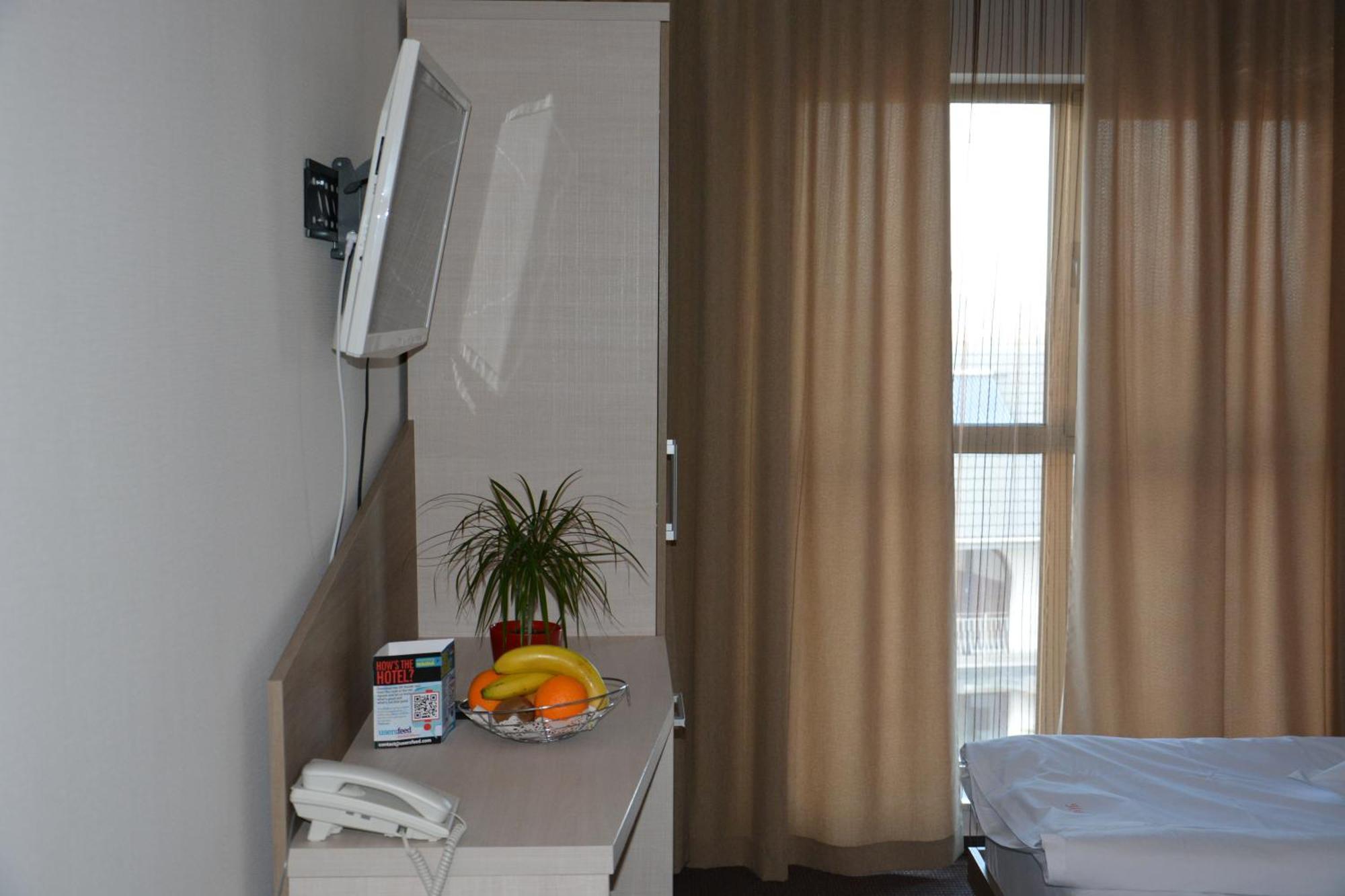 Albert Hotel Ploiesti Room photo