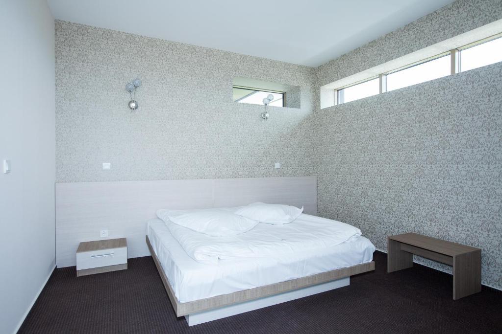 Albert Hotel Ploiesti Exterior photo